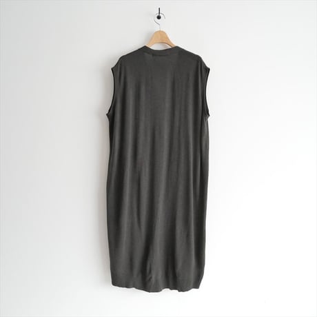 2024AW・人気完売品 / mizuiro ind / Vネックロングベスト / 4-220074 / 2512-0530