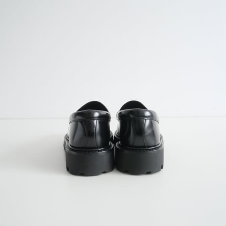 2023 / CELINE / トリオンフチェーン付き CELINE マーガレット ローファー / 2402-2069