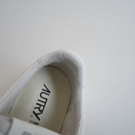 継続販売品 / AUTRY / MEDALIST LOW　スニーカー / 2504-0031