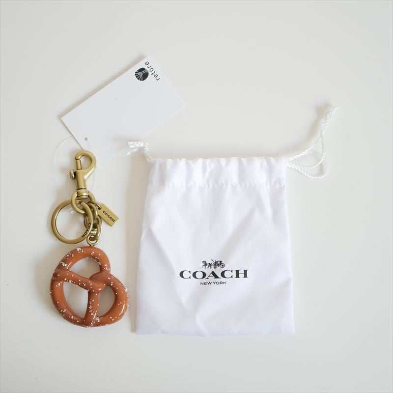 人気完売品 / COACH / スモール プレッツェル バッグ チャーム / CY398