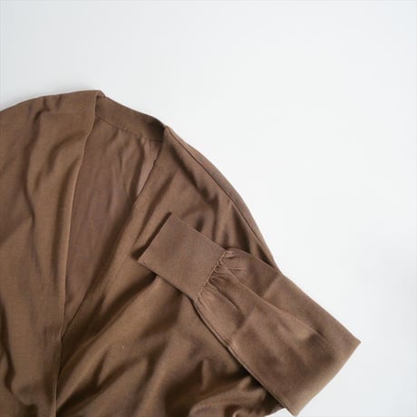 人気完売品 / 未使用 / DEUXIEME CLASSE / shake code ショートカーディガン / 24080500405110 / 2602-0814