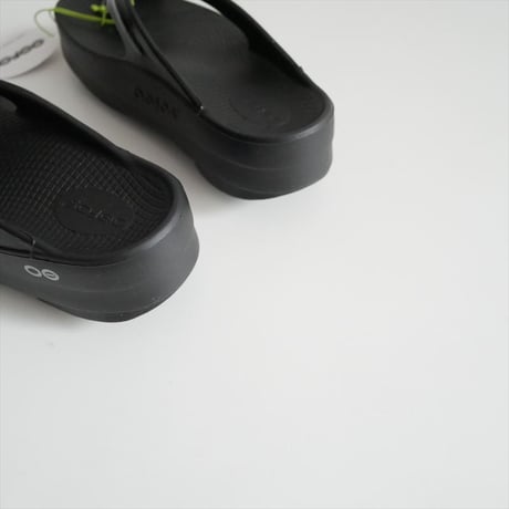 未使用 U by SPICK&SPAN購入品 OOFOS / O Omega2 サンダル / 24093213001320 2512-1499