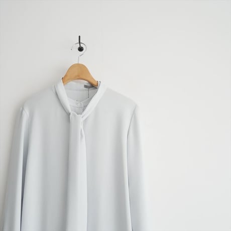 2025SS / 未使用 / theory luxe / Marvine Jens ボウタイブラウス / 41-5108200 / 2602-0864