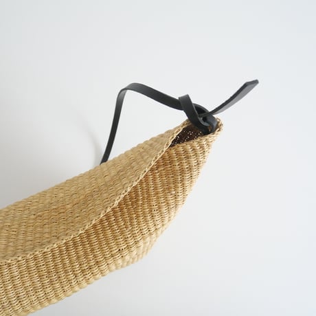 継続販売品 / JOURNAL STANDARD L'ESSAGE同型お取扱い / INES BRESSAND / N.35 Croissant MEDIUM バッグ / 2403-0889
