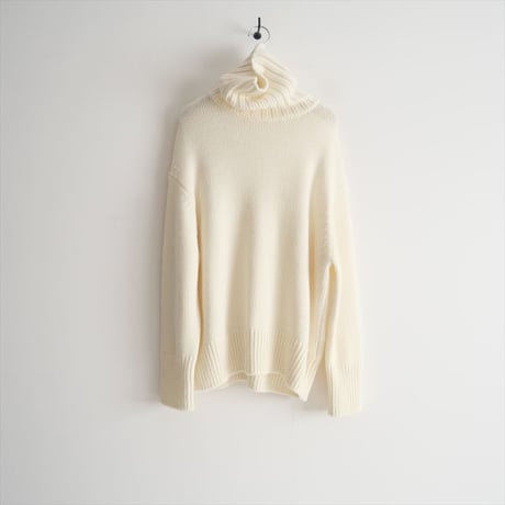 2023AW / GALERIE VIE / ファインウーステッド タートルネックプルオーバー / 23023402308 / 2401-0085