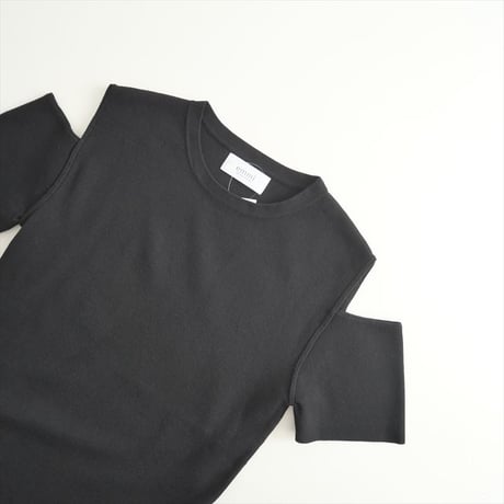 2023 / emmi atelier / カッティングデザインニットプル / 13WNT231074 / 2309-0730