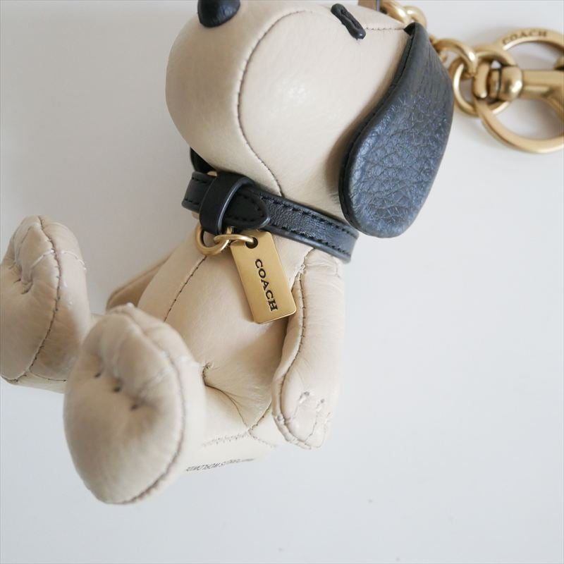 2025・人気完売品 / COACH×PEANUTS レザー スヌーピー バッグチャーム