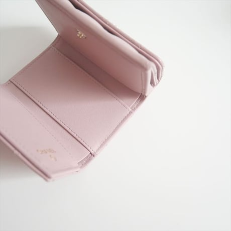2024SS今季 / CHANEL / スモール フラップ ウォレット ラムスキン&コスチュームパール / AP3808 B15723  / 2406-0437