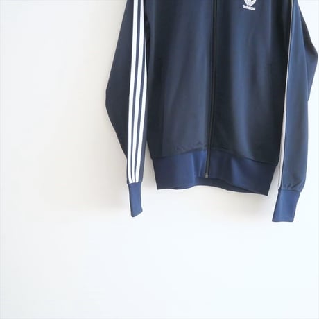 継続販売品 / adidas / トラックトップ（ジャージ） / IR9893 / 2408-1023