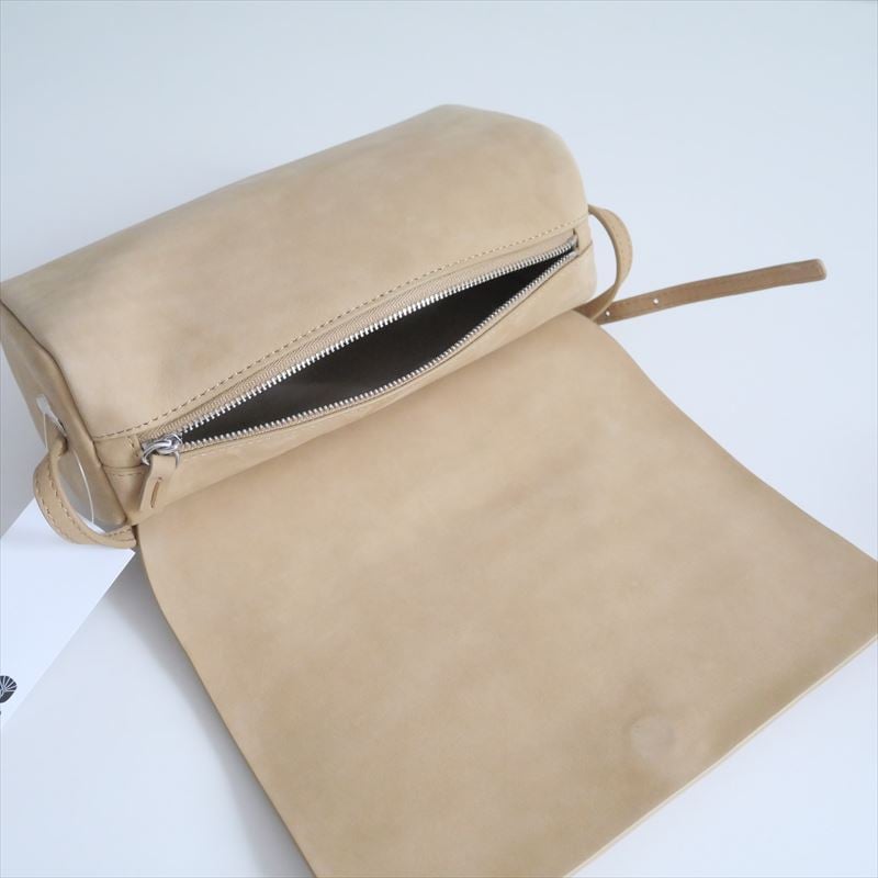 ETRE TOKYO 新作 完売 レザーミニフラップバッグ ベージュ 未使用 レザーミニフラップバッグ(F BEIGE): グッズ │ ETRE TOKYO