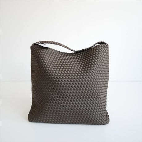 2025AW今季・人気完売品 / DEUXIEME CLASSE同型お取扱い / NAGHEDI / NOMAD LARGE HOBO / 25092510000330 / 2512-0726