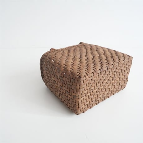 継続販売品 / 宮本工芸 / 山ぶどう皮あじろ編み巻手　真型S / 2410-0074