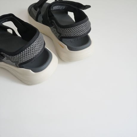 2025 / IENA別注 / Teva / ZYMIC サンダル / 25093910000310 / 2509-2003