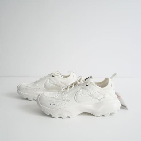 2024SS今季 / NIKE / スニーカー　W TC 7900 / DD9682 / 2404-0807
