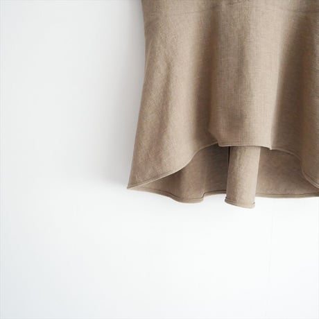 人気完売品 / Whim Gazette / ストレッチペプラムブラウス / WGZ1041404A0002 / 2509-2110