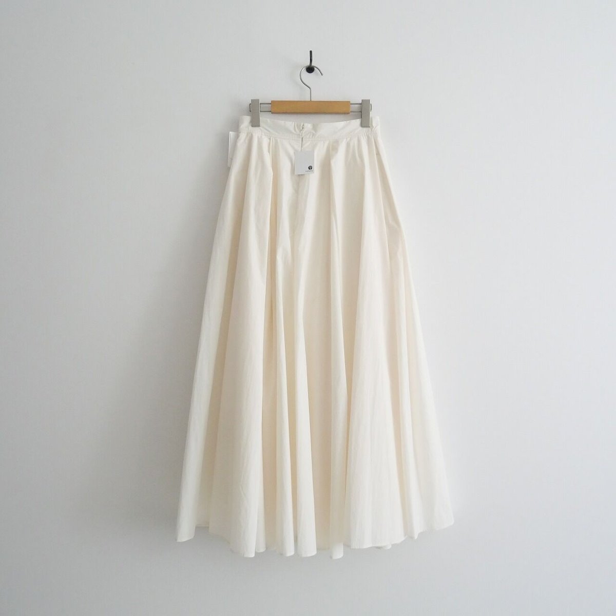 2022 / 未使用 / ETRE TOKYO / ボリュームロングスカート / 122242