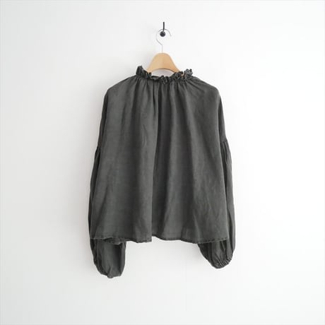 2025SS nest Robe リネン備長炭染めスカラフリルブラウス 01251-10502606-0084
