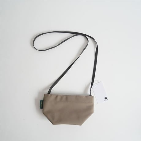 継続販売品 / Herve Chapelier / 1927N (ナイロン舟型ショルダーバッグXS) マスティック / 1927N / 2502-0161