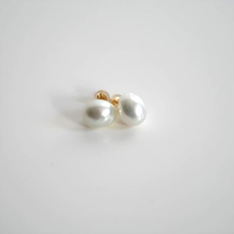 Bon Magique / 南洋白蝶バロックパールピアス9mm / 124058 / 2412-0609