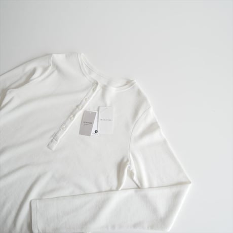 2025・人気完売品 / 未使用 / FRAMeWORK ミニワッフルヘンリーネック 25070220782040 / 2604-0469