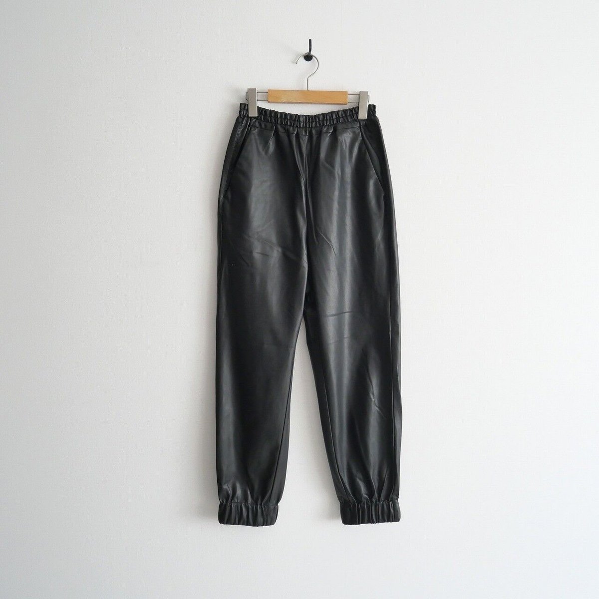 ENFOLD】新品 23SS Light PU Leather ジョガーパンツ
