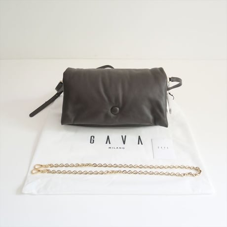 2023AW / 未使用 / FRAMeWORK購入品 / GAVA MILANO / パフィーフラットショルダーBAG / 23092230004230 / 2404-0717