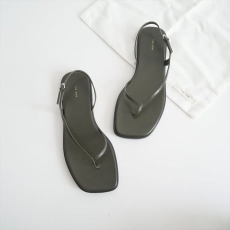 L'Appartement購入品 / THE ROW / CONSTANCE FLAT SANDAL / 2506-1112