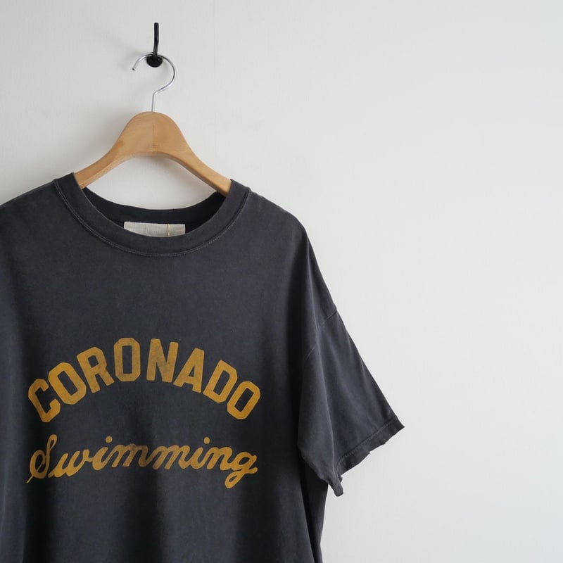 【R JUBILEE/アール ジュビリー】 別注 CORONADO Tシャツ