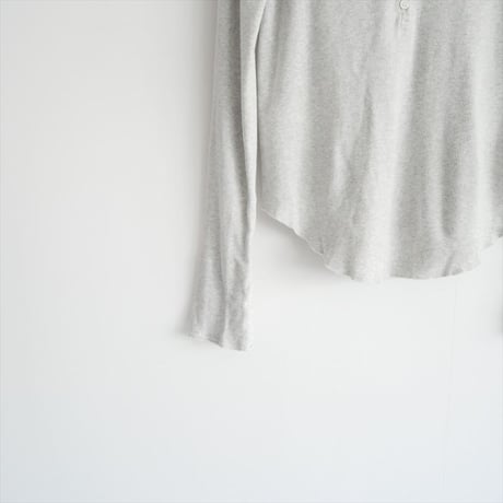 2024・人気完売品 / ETRE TOKYO / オーコットテレコヘンリーネックトップス / 1224412093 / 2602-0038