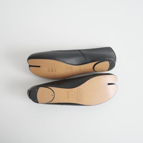 継続販売品 / Maison Margiela / 「タビ」バレリーナ / S58WZ0042P3753T8013 / 2404-0358