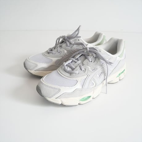 2024SS / emmi別注品 / ASICS / GEL-NYC スニーカー / 1203A383-022 / 2506-0496
