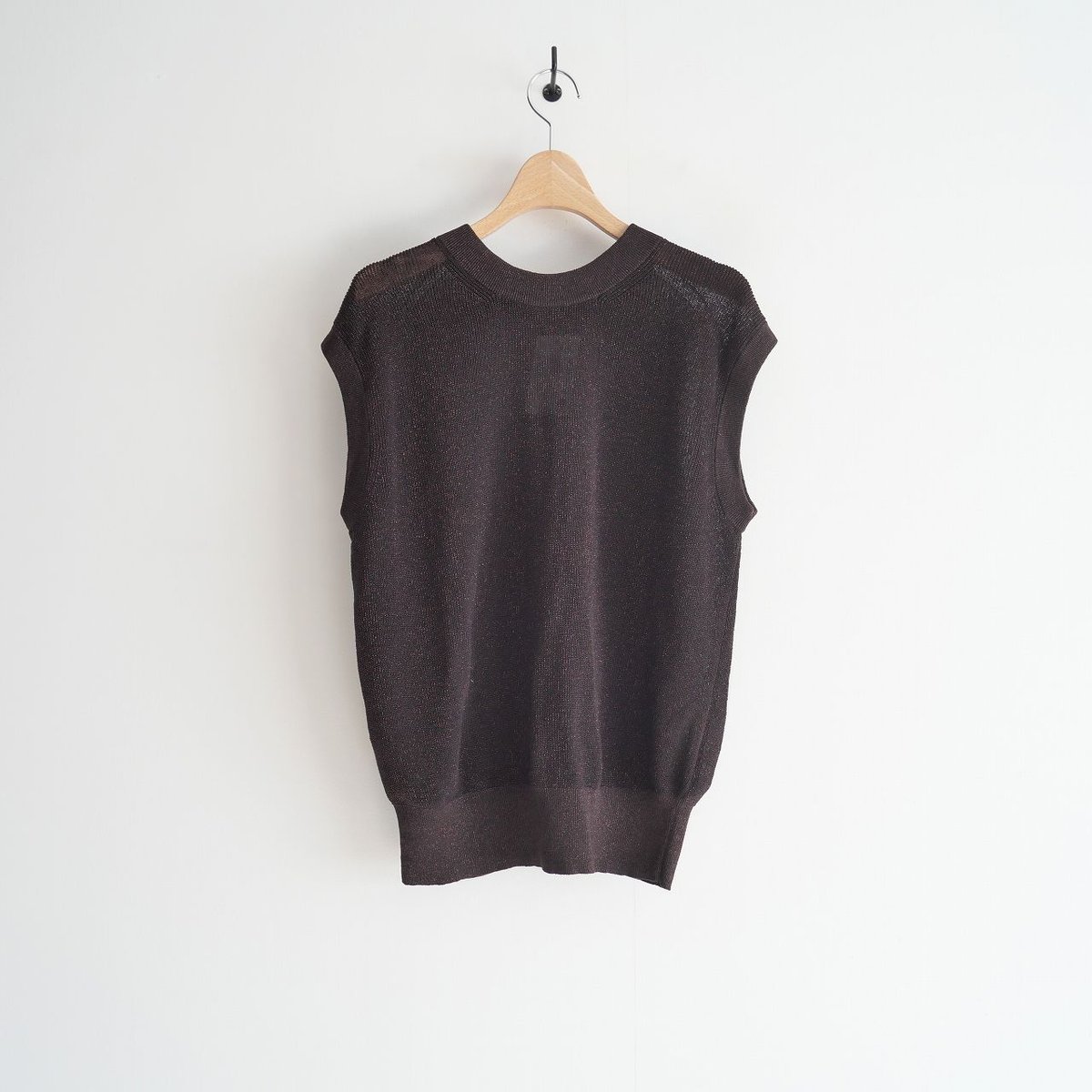 IENA - 前ボタンノースリーブプルオーバー fit=scale-down,w=1200