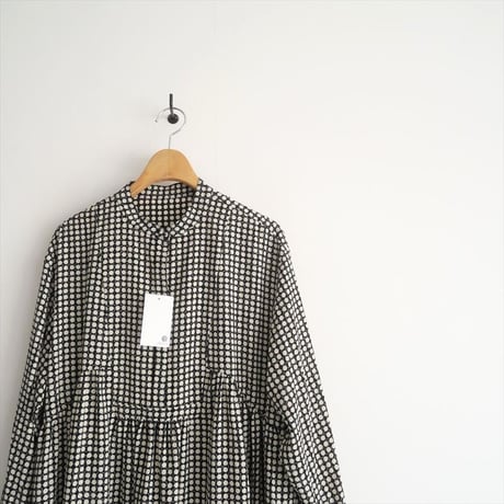 2023AW / human woman / ドットプリントロングワンピース / 077-3240200 / 2505-0744