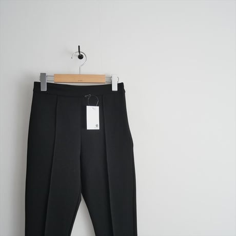 2023 / 未使用 / Max Mara / TORINO ナイロンツイル ストレッチスキニーパンツ / 2317860533 / 2502-0300