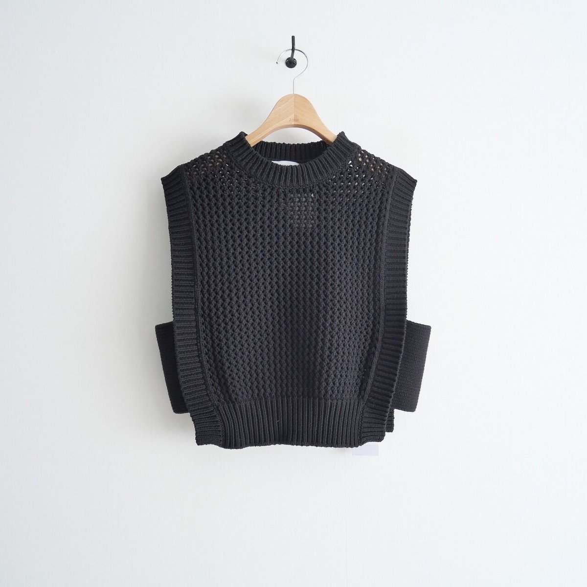 2023SS今季 / HYKE / CROCHETED CROPPED SWEATER TOP 2023SS今季 / HYKE / CROCHETED CROPPED SWEATER TOP