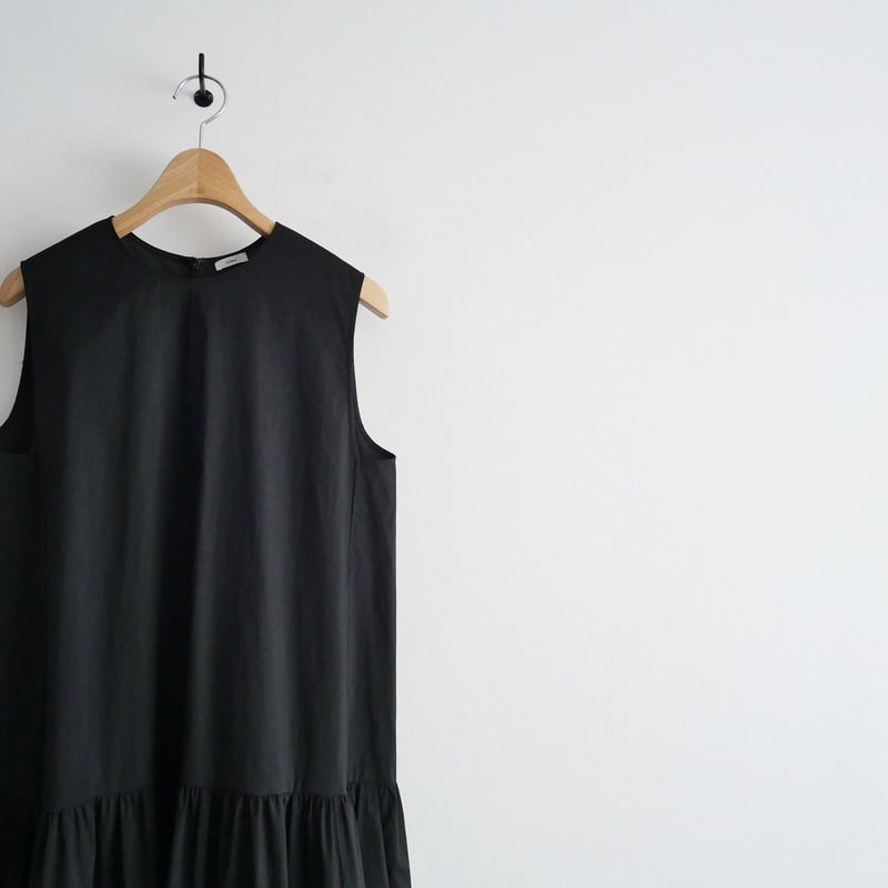 2022 / IENA / ナイロンストレッチフレアワンピース / 2211-0945 | r 