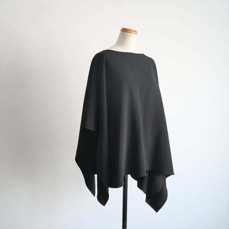 2024SS・人気完売品 / DEUXIEME CLASSE / トリアセジョーゼット スクエアポンチョ / 24051500405010 / 2410-1153