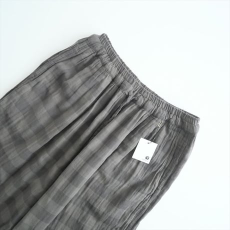 2023SS / ARMEN / DOUBLE GAUZE OVER DYED CHECK GATHERED EASY PANTS / INAM2251DGD / 2311-0694