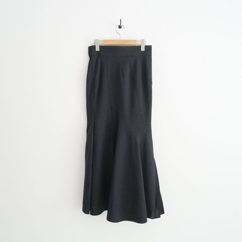 2021 / Mame Kurogouchi / Curved Pleated Skirt /