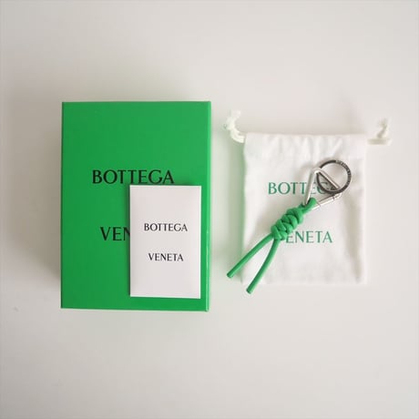 継続販売品 / BOTTEGA VENETA / トライアングル キーリング / 651052V00503724 / 2410-0892
