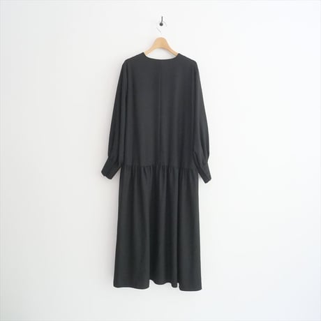 2023AW / 未使用 / theory luxe / Flow Gardiner ギャザーロングワンピース / 03-3305535 / 2504-1007