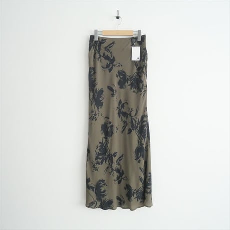2023AW / SACRA / SHADE FLOWER SKIRT / 123514124 / 2409-0444