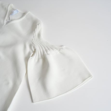 継続販売型 / 未使用 / CFCL / POTTERY SHORT BELL SLEEVE FLARE TOP / CF007KN246IST / 2505-0256