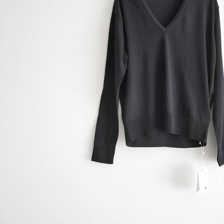 2026SS今季・人気完売品 / 未使用 / DEUXIEME CLASSE FF30 GIZA Vネック プルオーバー 26080500406010 / 2605-0708