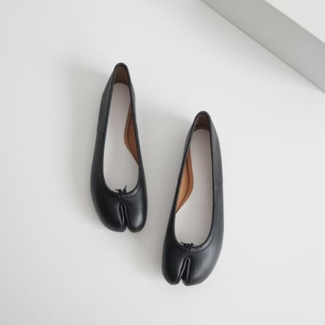 継続販売品 / Maison Margiela / 「タビ」バレリーナ / S58WZ0042P3753T8013 / 2404-0358
