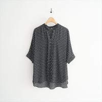 2025SS・人気完売サイズ / ICB / BackSatinAmunzen 5分袖キーネックブラウス / BLCYGM1074 / 2508-0229
