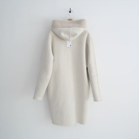2022AW / Lou Andrea / Mouton Fake Hood Coat / 22020570100730 / 2409-0119