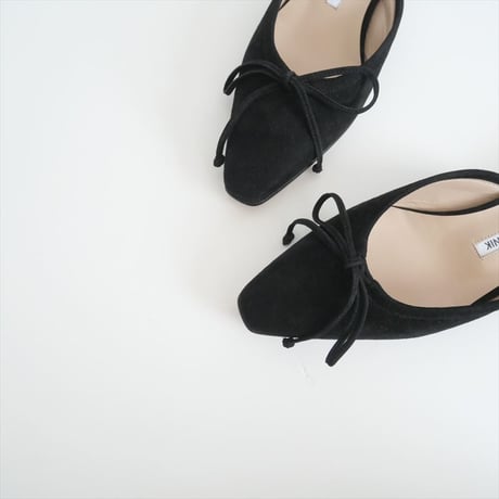 継続販売品 / MANOLO BLAHNIK / バレリム ブラックスエードフラットミュール / 9XX-0657-0013 / 2412-0841
