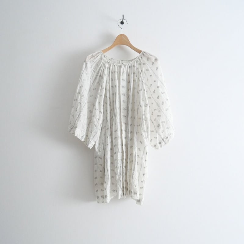 2023 / BUNON / Embroidery Wide Blouse / BN2318 