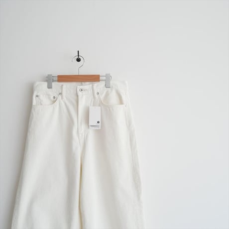 2026SS今季・人気完売品 / 未使用 / FRAMeWORK ルーズストレートデニムパンツ 26030220312010 / 2604-0448